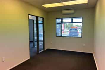 Busy Hub Ideal for Health, Retail, or Office