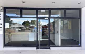 Busy Hub Ideal for Health, Retail, or Office