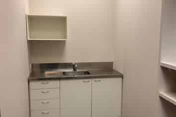 Busy Hub Ideal for Health, Retail, or Office