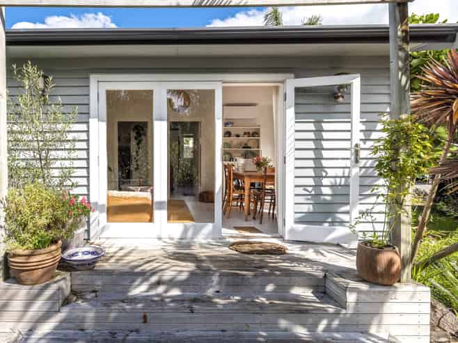 3 Miami Ave, Surfdale