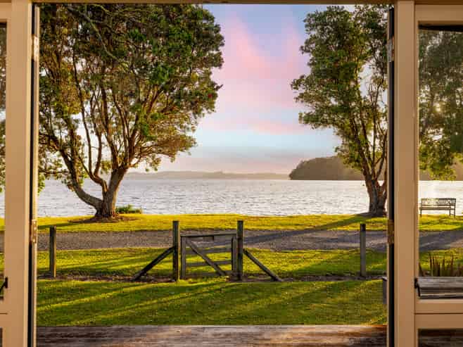 1 Campbell Road, Tawharanui Peninsula