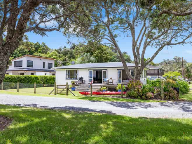 1 Campbell Road, Tawharanui Peninsula