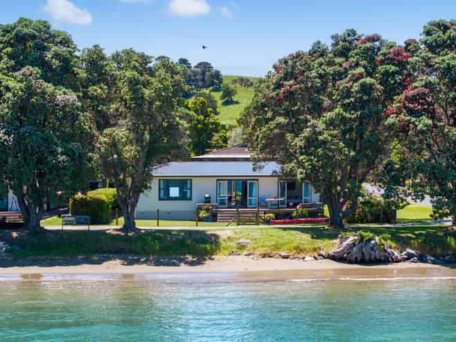 1 Campbell Road, Tawharanui Peninsula