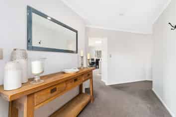 16A Dunsford Close, HALSWELL