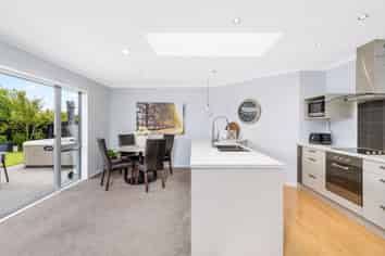 16A Dunsford Close, HALSWELL