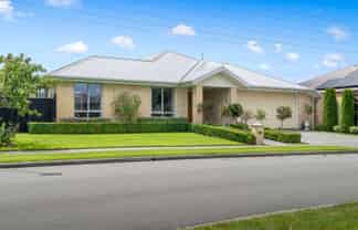 16A Dunsford Close, HALSWELL