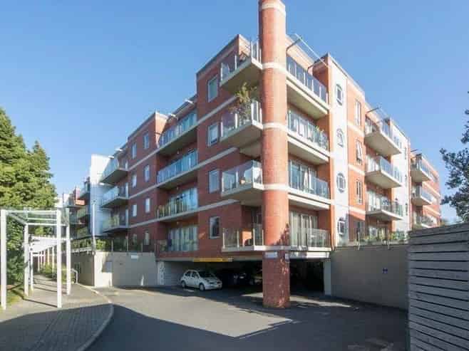 225/4 Wagener Place, Mount Albert