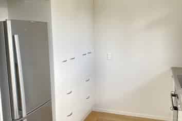 100 Triangle Road, Massey