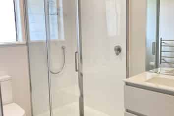 100 Triangle Road, Massey