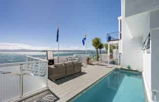 709 Marine Drive, Eastbourne