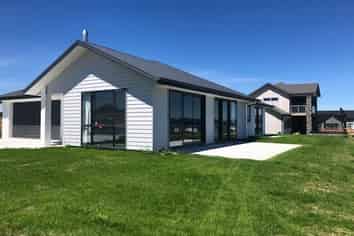 20 Maunganamu Drive, Wharewaka