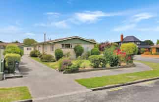 28 Churchill Avenue, Allenton