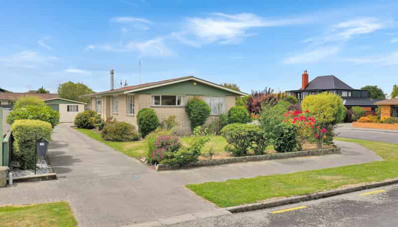 28 Churchill Avenue, Allenton