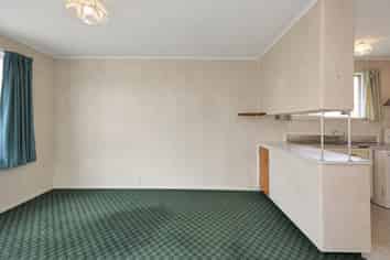 28 Churchill Avenue, Allenton