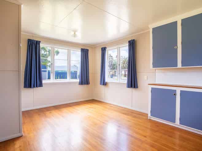 1 Churchill Street, Pahiatua