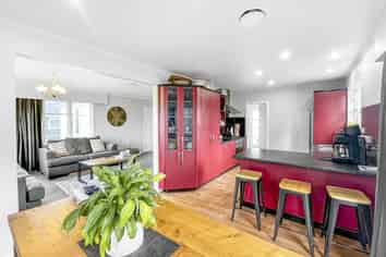 21 Battersea Place, Roslyn