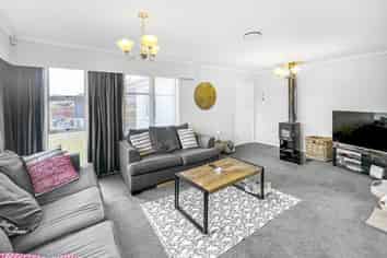 21 Battersea Place, Roslyn