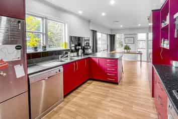 21 Battersea Place, Roslyn