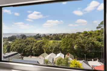 6/24 Patanga Crescent, Thorndon