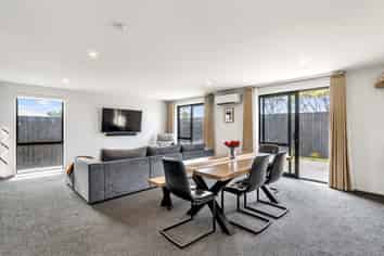 101 Eureka Street, Aranui