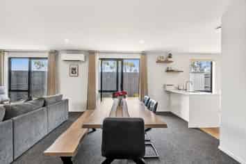 101 Eureka Street, Aranui