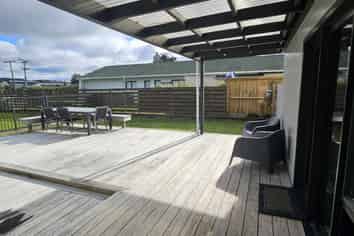 100 Moore Place, Whangamata