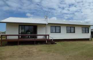 225 Mary Road, Whangamata