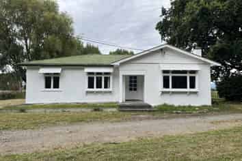 220 NO 1 line, Longburn