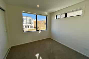 4/21 Makomako Drive, Orewa