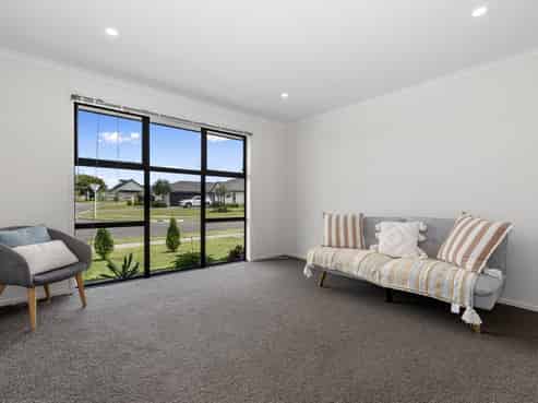 55 Goodwin Crescent, Pyes Pa