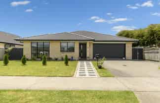 55 Goodwin Crescent, Pyes Pa