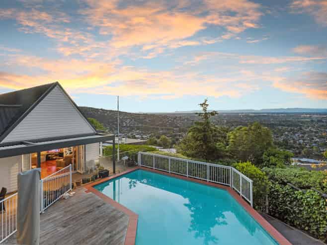 75 Whaka Terrace, Huntsbury