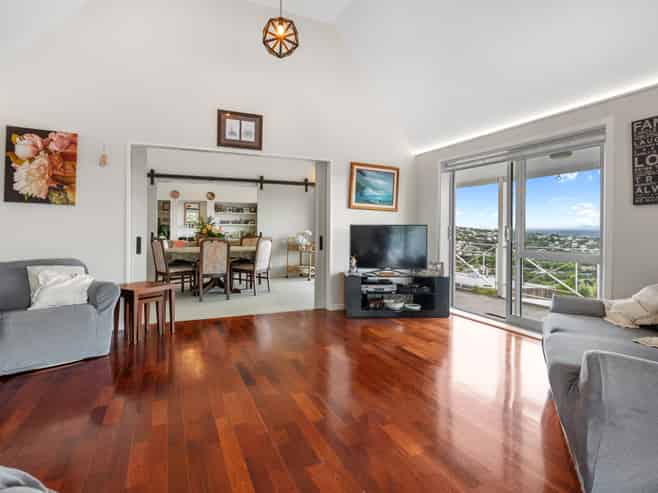 75 Whaka Terrace, Huntsbury