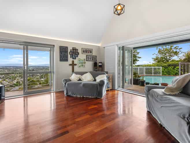 75 Whaka Terrace, Huntsbury