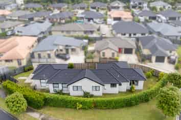 12 Stan Heather Drive, Glenview