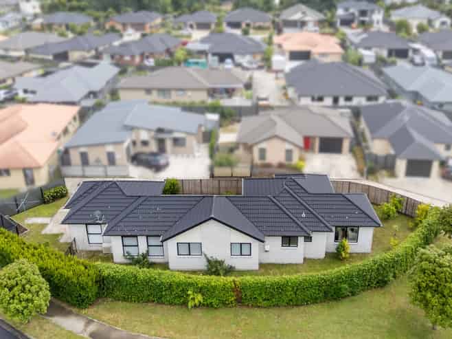 12 Stan Heather Drive, Glenview