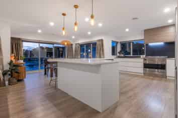 1 Moss Lane, RAUMATI BEACH