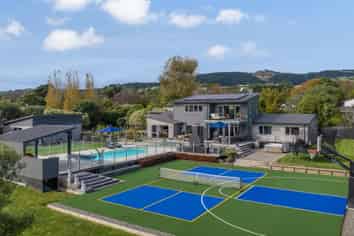 1 Moss Lane, RAUMATI BEACH