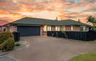 48 Forth Crescent, Glenview