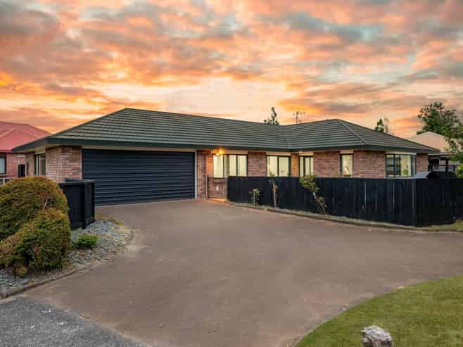 48 Forth Crescent, Glenview