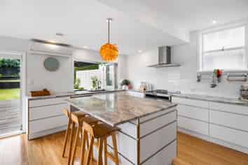 28 Glen Atkinson Street, St Heliers