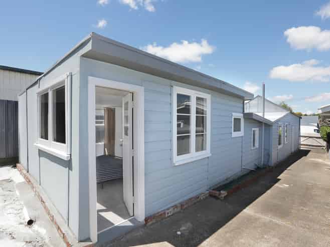 140 Broadway, Marton