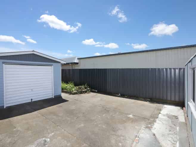 140 Broadway, Marton