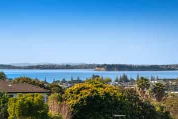 26 Waldorf Crescent, Orewa
