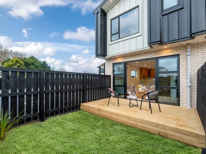 9/9 Blanes Road, Weymouth