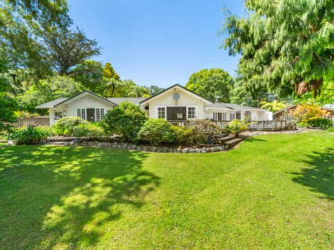 23 Crest Road, Akatarawa