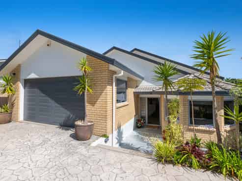 1326 Whangaparaoa Road, Army Bay