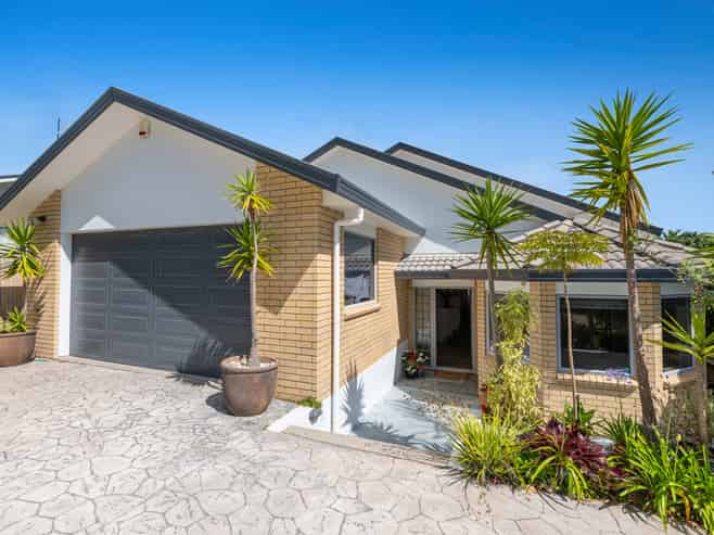 1326 Whangaparaoa Road, Army Bay