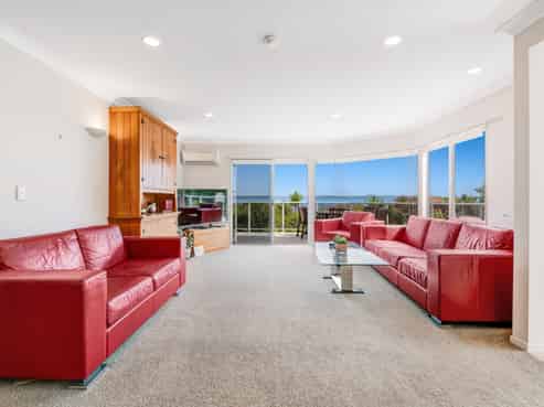 1326 Whangaparaoa Road, Army Bay