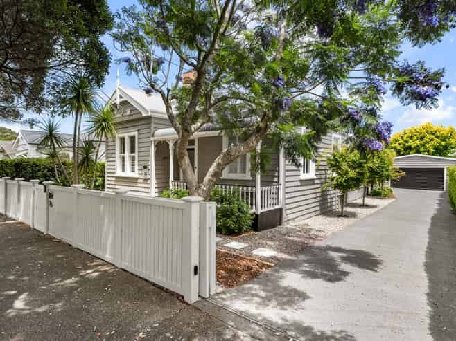 25 Volcanic Street, Mount Eden